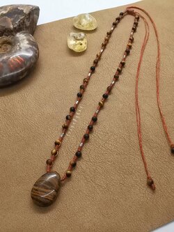 สร้อยคอเชือกถักจี้หินตาเสือ Tiger eye