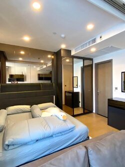 ให้เช่าคอนโด Ashton Chula - Silom (แอชตัน จุฬา - สีลม) - ใกล้สามย่านมิตรทาวน์และจุฬา - การเดินทาง: ใกล้ MRT สามย่าน