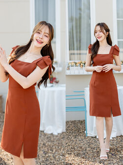 kudapy เดรสสั้นสีส้มอิฐ สายเดี่ยวแต่ง Double Bow ที่ไหล่ ทรงเดรสเข้ารูปคัตติ้งเรียบ