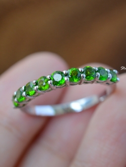 แหวนเงินพลอยไดออปไซด์ (Diopside)