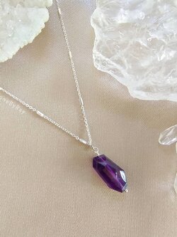 สร้อยคอเงินจี้หินอเมทิสต์เจียรเหลี่ยมแฟนซี Amethyst