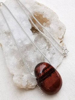 สร้อยคอเงินจี้หินตาเสือสีแดง