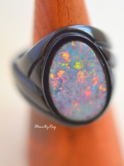 พลอยโอปอลดีไซน์กับแหวนหินออนิคแกะสลัก (Opal with onyx carved stone ring.)