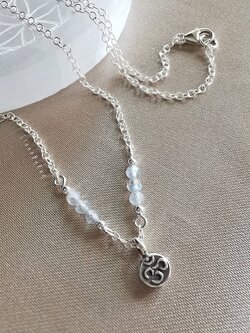 สร้อยคอเงินหินลาบราโดไลท์+จี้เงินแท้สัญลักษณ์"โอม"