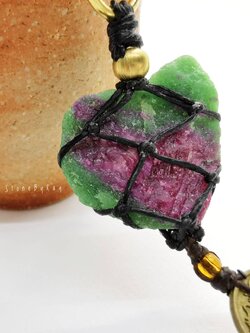 พวงกุญแจหินทับทิมซอยไซต์ก้อนธรรมชาติทรงหัวใจ