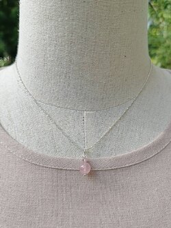 สร้อยคอเงินจี้หินโรสควอตซ์ Rose Quartz