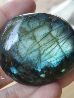 หินลาบราโดไลท์ขัดเงา