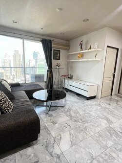 ให้เช่าคอนโด Sathorn House (สาธร เฮ้าส์) - 2ห้องนอน ใกล้โรงเรียนกรุงเทพคริสเตียนและโรงเรียนเซนต์หลุยส์ศึกษา - การเดินทาง: ติดรถไฟฟ้า BTS สุรศักดิ์