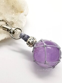 พวงกุญแจหินอเมทิสต์กลึงทรงกลม Amethyst
