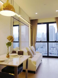 ให้เช่าคอนโด Ashton Asoke (แอชตัน อโศก) - Luxury Condo ตกแต่งเฟอร์ครบพร้อมอยู่พร้อมจองลดได้ - การเดินทาง: MRT สุขุมวิท BTS อโศก - ใกล้ เทอร์มินอล 21 อโศก