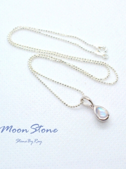 สร้อยคอเงินจี้หินเรนโบว์มูนสโตน