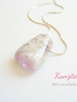 สร้อยคอเงินจี้หินคุนไซต์ Kunzite