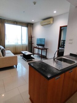 สนใจชมห้องติดต่อได้เลย Line ID: Smile-easy ปล่อยเช่าคอนโด Villa Sathorn (วิลล่า สาทร) - 1ห้องนอน 1ห้องน้ำ 1ห้องนั่งเล่น - ใกล้ BTS กรุงธนบุรี - ขนาดห้อง 59 ตรม. ชั้น 11