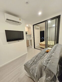 ให้เช่าคอนโด Denim Jatujak (เดนิม จตุจักร) - ห้องแบบกั้นห้องนอนน่าอยู่มักมากๆๆส่วนกลางดี - การเดินทาง: BTS หมอชิตและMRTจตุจักร - ใกล้ กรมขนส่ง ช่อง7