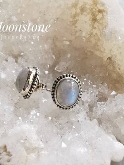 ต่างหูมูนสโตน(Moonstone)