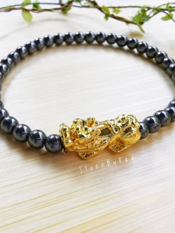 สร้อยข้อมือหินเฮมาไทต์+ปี่เซียะนำโชค