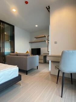 High Rise โซนพื้นที่ MRT พระราม 9 ให้เช่าห้องแบบ Studio 1ห้องน้ำ 1ครัวปิด คอนโด Life Asoke - Rama 9 (ไลฟ์ อโศก - พระราม 9) ขนาดห้อง 28 ตรม. ชั้น 32