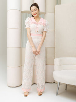 kudapy ชุดจั๊มสีขาวตัดชมพูลายหัวใจ สวยละมุน มีซับในยาว ทรงสวย ผ้าหนามีซับใน ซิบหลัง