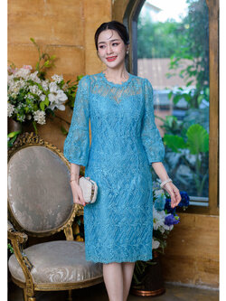 kudapy เดรสสั้นสีฟ้า ผ้าลูกไม้ทั้งชุด แขนยาวปลายแขนแต่งทรงบอลลูน รอบคอแต่งด้วยลูกไม้ผ้าทอลูกไม้เนื้อดีเป็นลุกไม้เงา มีซับในอย่างดี