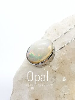 สร้อยคอเงินจี้พลอยโอปอลทรงรี