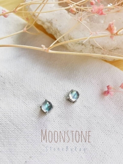 ต่างหูมูนสโตนเหลือบสีเขียว(Minimal Earring)