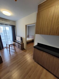 ให้เช่าคอนโด Chapter One the Campus Ladprao 1 (แชปเตอร์วัน เดอะแคมปัส ลาดพร้าว 1) - ตกแต่งเฟอร์ครบ 1ห้องนอน มีเครื่องซักผ้า วิวสระว่าน้ำ - การเดินทาง: BTS สถานีห้าแยกลาดพร้าว MRT สถานีพหลโยธิน ทางออก5