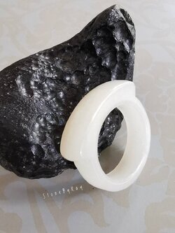 แหวนหินหยกขาว