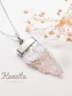 สร้อยคอเงินจี้หินคุนไซต์ Kunzite