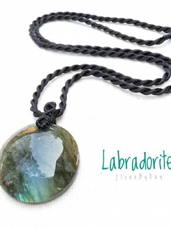 สร้อยคอเชือกจี้หินลาบราโดไลท์ Labradorite