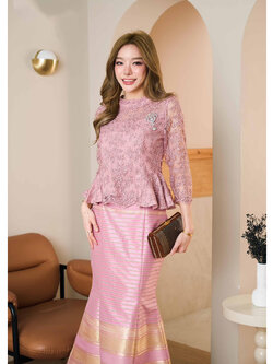 kudapy ชุดเซ็ท เสื้อลูกไม้ใยบวบฝรั่งเศษ ผ้าถุงผ้าฝ้ายแพรวากาฬสินธุ์ตัดสำเร็จ