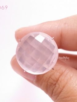 พลอยโรสควอตซ์ทรงกลมเจียรเหลี่ยม
