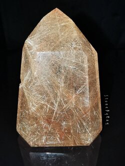 หินไหมเศรษฐีเจียรทรงแท่ง