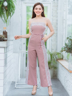 Kudapy จั้มสูทขายาว แขนกุด แต่งผ้าซีทรูช่วงไหล่ ผ้าพื้นสวยหรู บ่าตาข่าย แต่งขอบลูกไม้ขาว