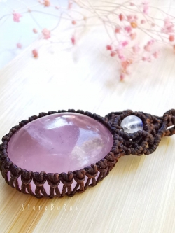 จี้เชือกถักหินโรสควอตซ์ Rose Quartz