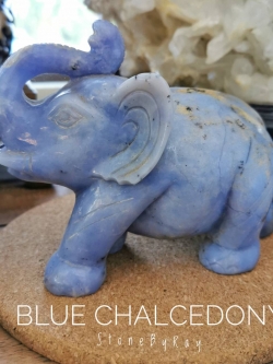 หินบลูคาซีโดนี่แกะสลักรูปช้าง
