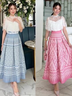 kudapy เซตเสื้อลูกไม้สีขาวแต่งระบาย+กระโปรงยาวลายไทย สีชมพู สีเทาฟ้า