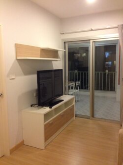 ให้เช่าและขายคอนโด Centric Scene Ratchavipha (เซ็นทริค ซีน รัชวิภา) วิวสระว่ายน้ำ