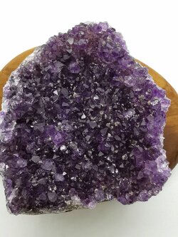 หินอเมทิสต์ผลึกธรรมชาติ Amethyst