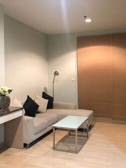 ให้เช่าคอนโด Rhythm Ratchada (ริธึ่ม รัชดา) - ห้องใหญ่น่าอยู่ห้องครัวแยกทำอาหารได้ - การเดินทาง: ติดรถไฟฟ้า MRT รัชดาภิเษก