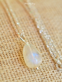 สร้อยคอเงินจี้หินเรนโบว์มูนสโตน