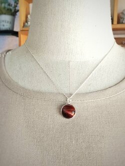 สร้อยคอเงินจี้หินตาเสือสีแดง Red Tiger's eye