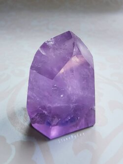 หินอเมทิสต์เจียรทรงแท่ง