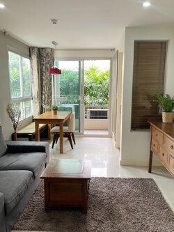 The Clover Thonglor ให้เช่าห้องตกแต่งครบพร้อมอยู่ สอบถามแอด Line ID : Smile-easy