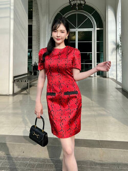 kudapy เดรสพิมพ์ลาย กราฟฟิคสีแดงดำ งานสวยจริง ผ้าดีมาก ใส่สบาย