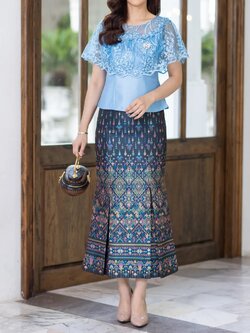 kudapy ชุดเซ็ทไทยประยุกต์เสื้อสีฟ้าอ่อน +ผ้าถุงไหมทอลายไทย ทรงตรง และทรงหางปลา สีเขียวน้ำทะเล ใส่ออกงานสวยดูดี งายสวยมาก