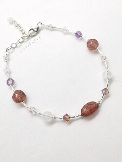 สร้อยข้อมือเงินมูนสโตน+สตอเบอรี่ควอตซ์+อเมทิสต์+เบริล (Moonstone+Strawberry Quartz+Amethyst+Baryl)