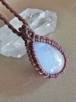 สร้อยคอเชือกถักจี้หินเรนโบว์มูนสโตน Rainbow Moonstone