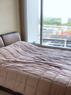 ให้เช่า เดอะ เซนต์ เรสสิเด้นเซส วิวสระห้องพร้อมอยู่มีเครื่องซักผ้า