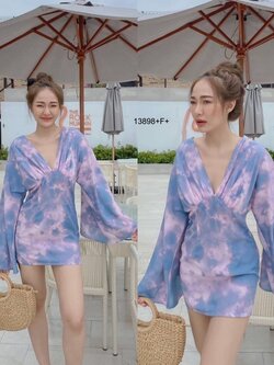 kudapy มินิเดรสเที่ยวทะเลสีฟ้า เดรสคอวีแขนบานลายมัดย้อม