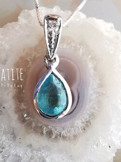 สร้อยคอเงินจี้หินอะพาไทต์เจียรทรงหยดน้ำ